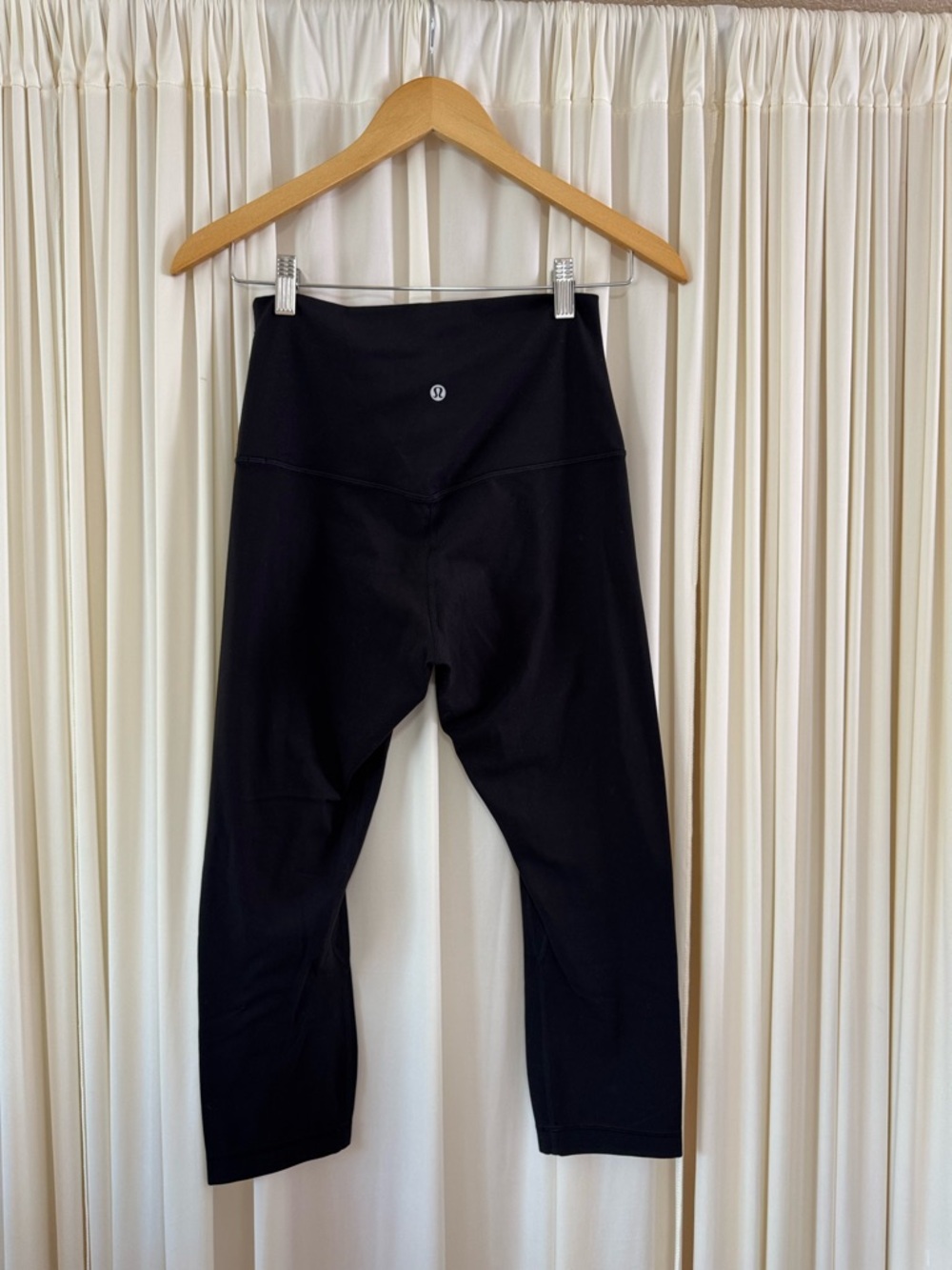 Lululemon Align Super High-Rise Crop 21" Black Capris Size 8 Activewear Pilates - Picture 5 of 7